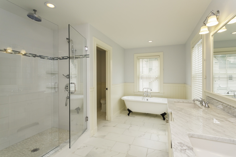 Sell your Sydney property more quickly by decorating it in a simple, plain way.